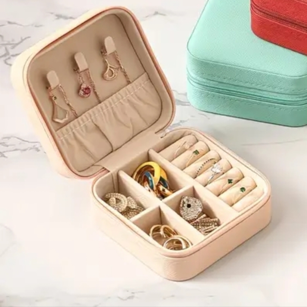 NWT! Pink Mini Portable Travel Zipper Jelwery Case 1pc